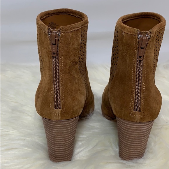 Gianni Bini brown suede leather zip ankle boots - Picture 3 of 8